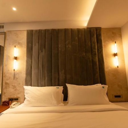 Hotel Ocean Blue Visakhapatnam Exterior photo